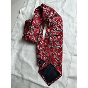 100% Silk Men's Red Paisley Tie
